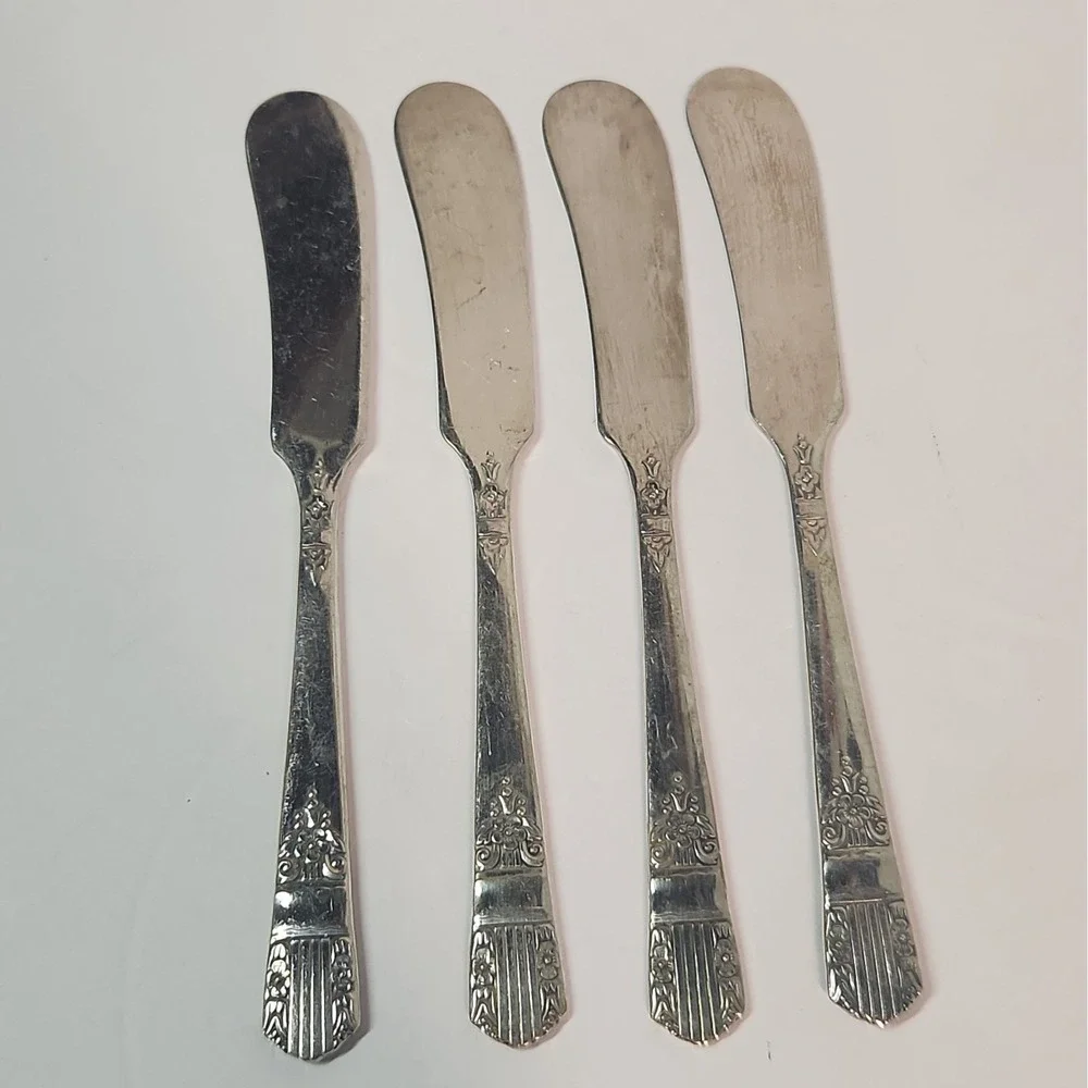 Wm A Rogers Oneida 1938 Silverplate Harmony Appetizer Butter Cheese Knives x 4